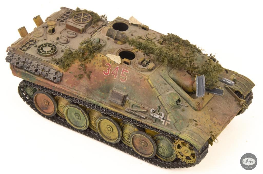 Scale Model German Jagdpanther tank destroyer (1 of 3)