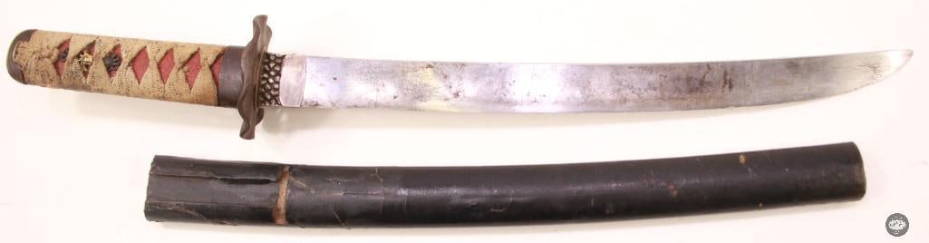 Japanese Short Sword With Crab Medallion and Scabbard - 2