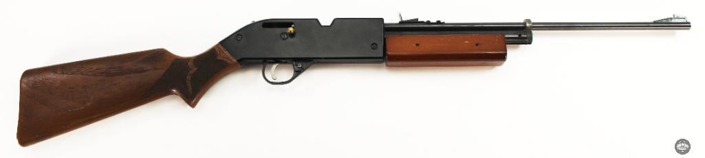 Crosman PowerMaster 760 BB Repeater .177 Caliber BB Gun: Crosman PowerMaster 760 BB Repeater in .177 caliber. Does not appear to hold air. Some adjustments or repairs needed. THIS ITEM IS AS PICTURED WITH NO FURTHER ATTACHMENTS. ALL SALES