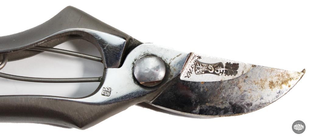 Japanese Made Gardening Sheers W/ Box & Extra Spring - 6