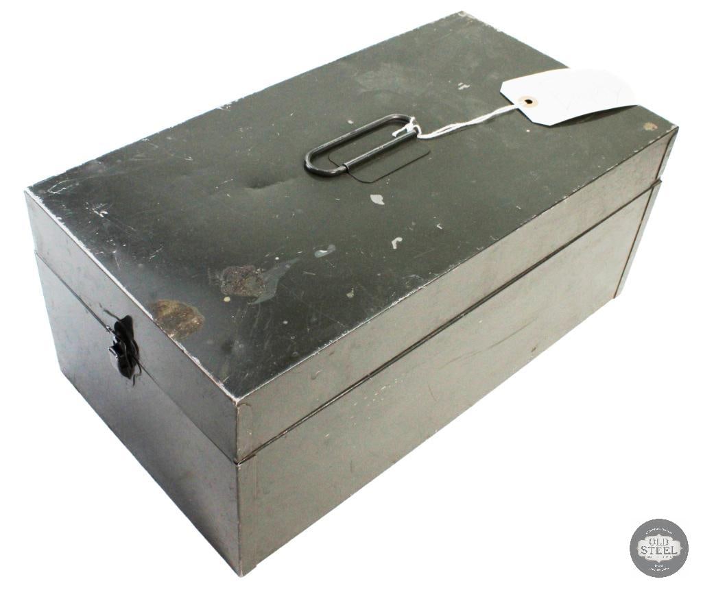 Vintage Green Possible U.S. Military Portable Metal Note Cabinet (1 of 5)