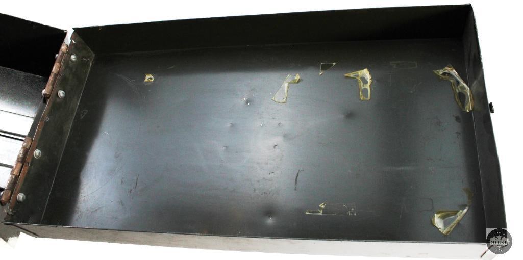 Vintage Green Possible U.S. Military Portable Metal Note Cabinet - 4