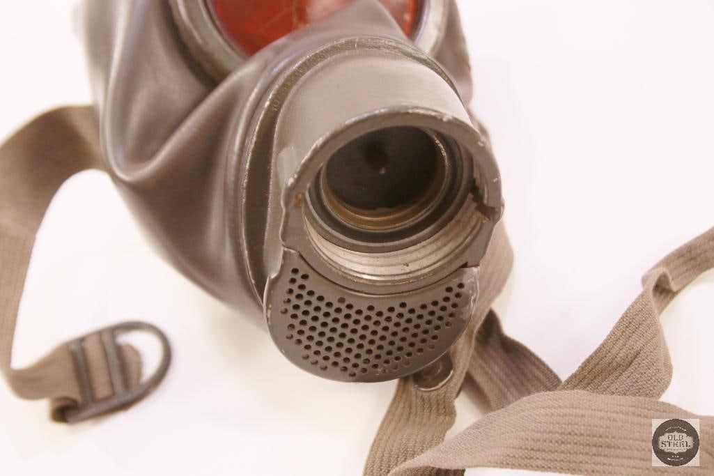Wehrmacht M30/M38 Gas Mask and Cannister Set WWII German - 5