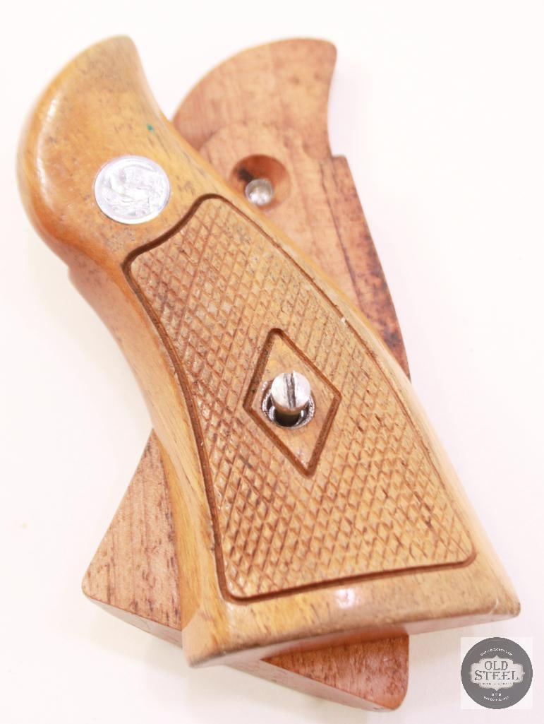 Early Diamond K Frame Square Butt Grips: Early Diamond K Frame Square Butt Grips THIS ITEM IS AS PICTURED WITH NO FURTHER ATTACHMENTS. ALL SALES ARE FINAL. PLEASE REFER TO THE AUCTION DESCRIPTION, LOT #1 DESCRIPTION AND TERMS OF