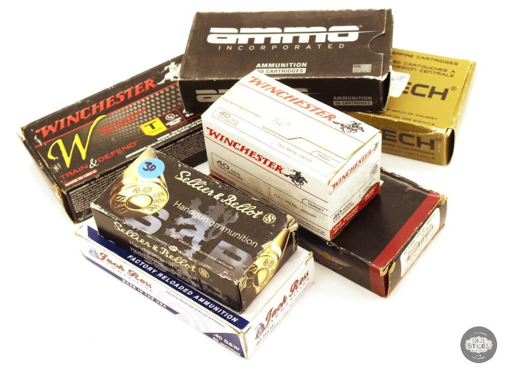 400rds 40 S&W Ammunition - Various Makers: 400rds 40 S&W Ammunition - Various Makers THIS ITEM IS AS PICTURED WITH NO FURTHER ATTACHMENTS. ALL SALES ARE FINAL. PLEASE REFER TO THE AUCTION DESCRIPTION, LOT #1 DESCRIPTION AND