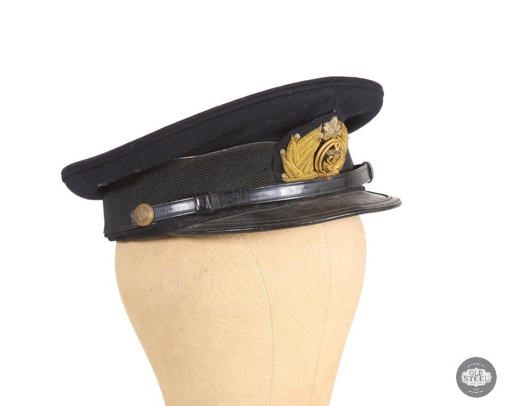 Original Imperial Japanese WWII Naval Officer's Visor Cap: Original Imperial Japanese WWII Naval Officer's Visor Cap THIS ITEM IS AS PICTURED WITH NO FURTHER ATTACHMENTS. ALL SALES ARE FINAL. PLEASE REFER TO T