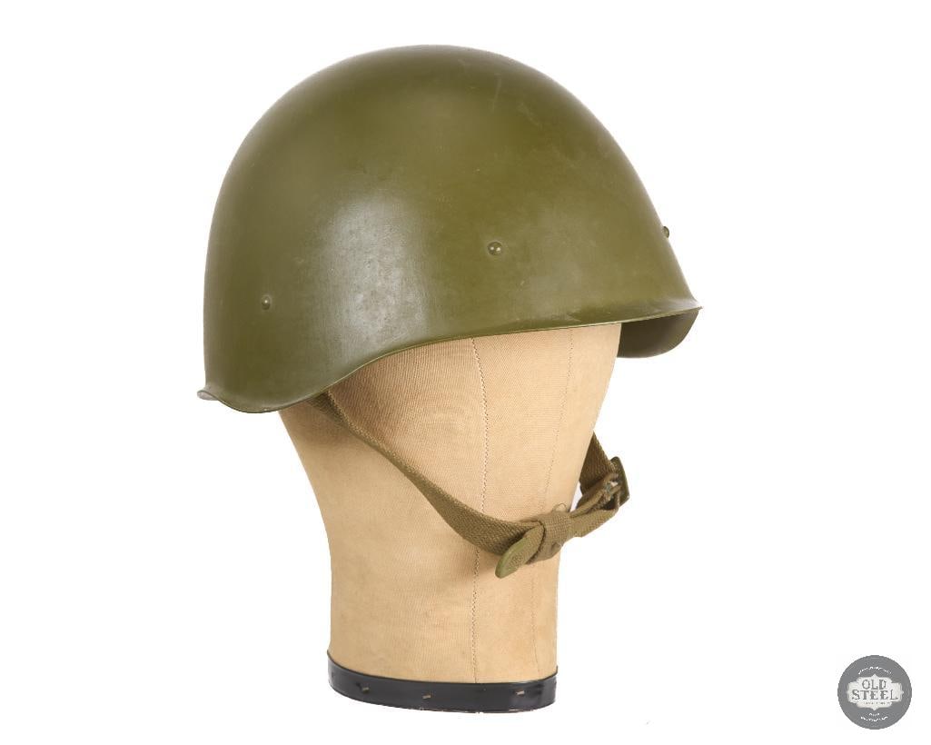Soviet Ssh40 Helmet: Soviet Ssh40 Helmet in great condition THIS ITEM IS AS PICTURED WITH NO FURTHER ATTACHMENTS. ALL SALES ARE FINAL. PLEASE REFER TO THE AUCTION DESCRIPTION, LOT #1 DESCRIPTION AND TERMS OF
