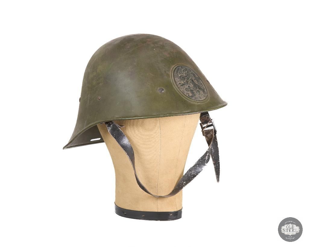 Dutch M34 Helmet Netherlands: Dutch M34 Helmet Netherlands THIS ITEM IS AS PICTURED WITH NO FURTHER ATTACHMENTS. ALL SALES ARE FINAL. PLEASE REFER TO THE AUCTION DESCRIPTION, LOT #