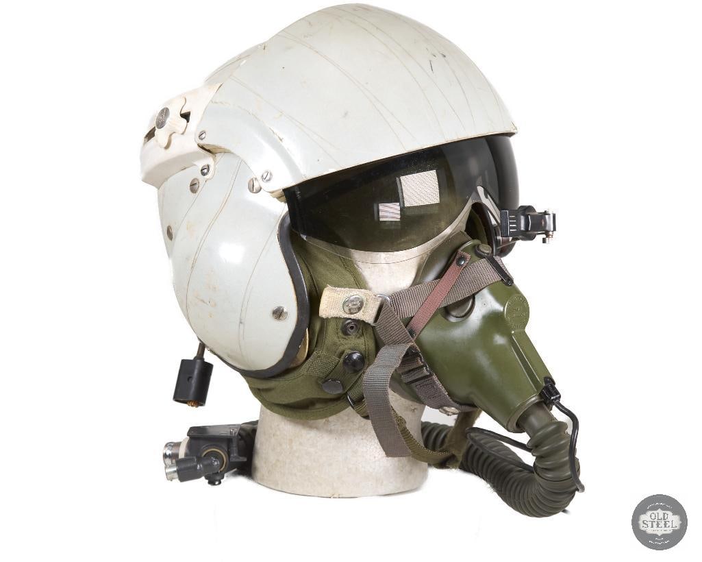 USAF Vietnam War APH 6 Flight Helmet with Oxygen Mask and Sonex Ears (1 of 7)