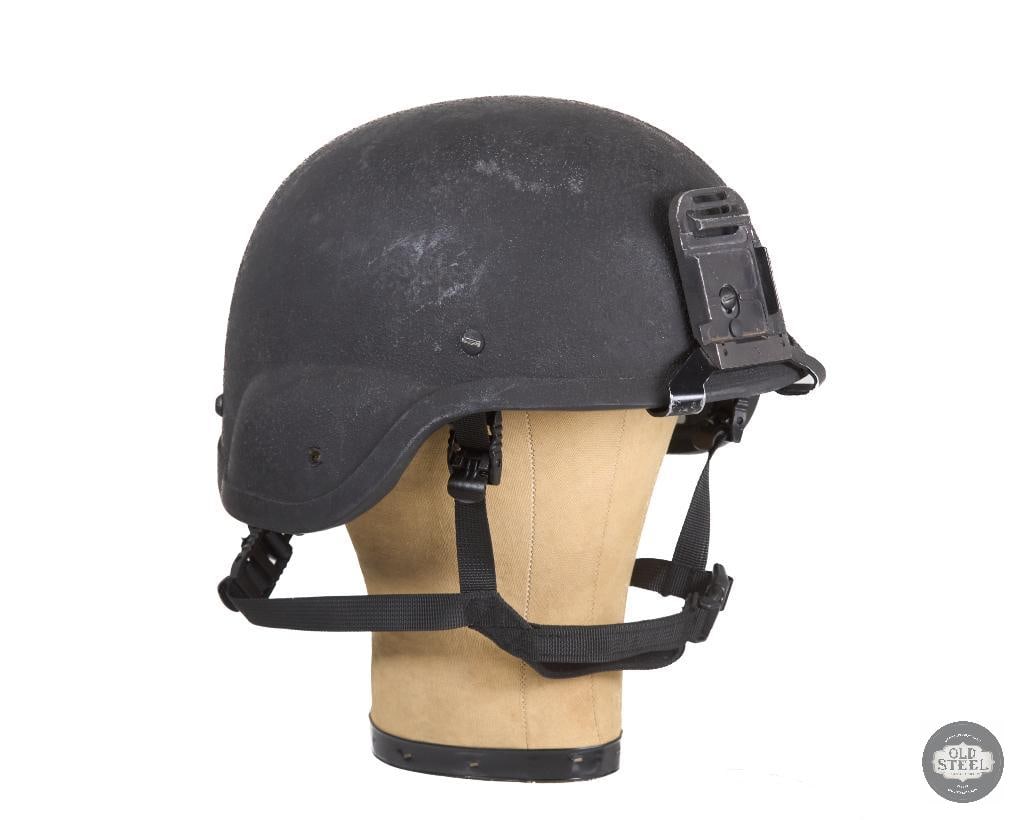 3M Ballistic Helmet with Baseplate Protection Level NIJ IIIA: 3M Ballistic Helmet with Baseplate Protection Level NIJ IIIA THIS ITEM IS AS PICTURED WITH NO FURTHER ATTACHMENTS. ALL SALES ARE FINAL. PLEASE REFER TO THE AUCTION DESCRIPTION, LOT