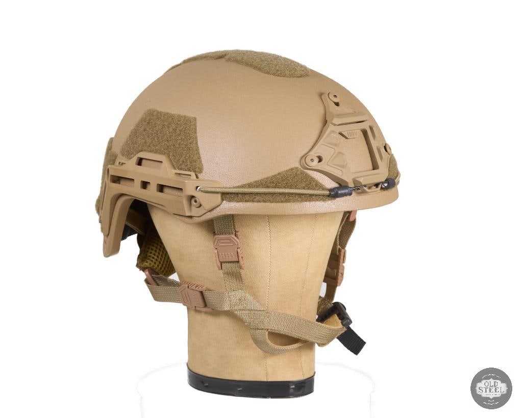 HHV AET2 Ballistic Helmet NIJ IIIA Protection Level Size Medium: HHV AET2 Ballistic Helmet NIJ IIIA Protection Level Size Medium THIS ITEM IS AS PICTURED WITH NO FURTHER ATTACHMENTS. ALL SALES ARE FINAL. PLEASE REFER TO THE AUCTION DESCRIPTION, LOT