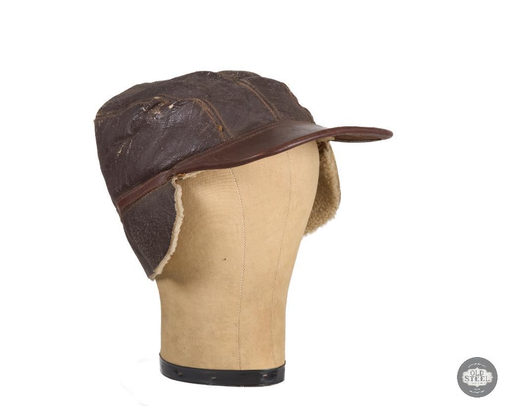 Original U.S. WWII Army Air Forces B-2 Gunner & Air Crew Shearling Leather Billed Cap: Original U.S. WWII Army Air Forces B-2 Gunner & Air Crew Shearling Leather Billed Cap THIS ITEM IS AS PICTURED WITH NO FURTHER ATTACHMENTS. ALL SALES