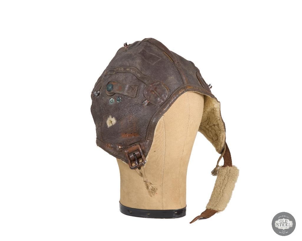 US WWII B-6 Winter Flight Helmet: US WWII B-6 Winter Flight Helmet THIS ITEM IS AS PICTURED WITH NO FURTHER ATTACHMENTS. ALL SALES ARE FINAL. PLEASE REFER TO THE AUCTION DESCRIPTION, L