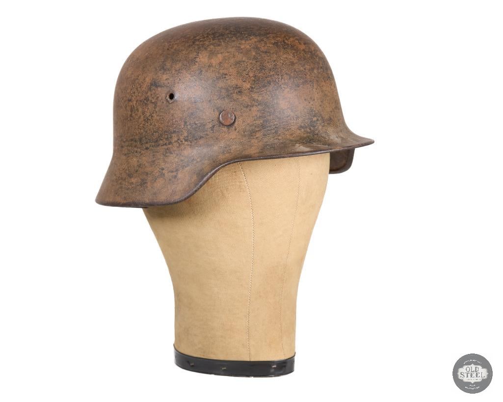 German M40 WWII Helmet No Chinstrap (1 of 5)