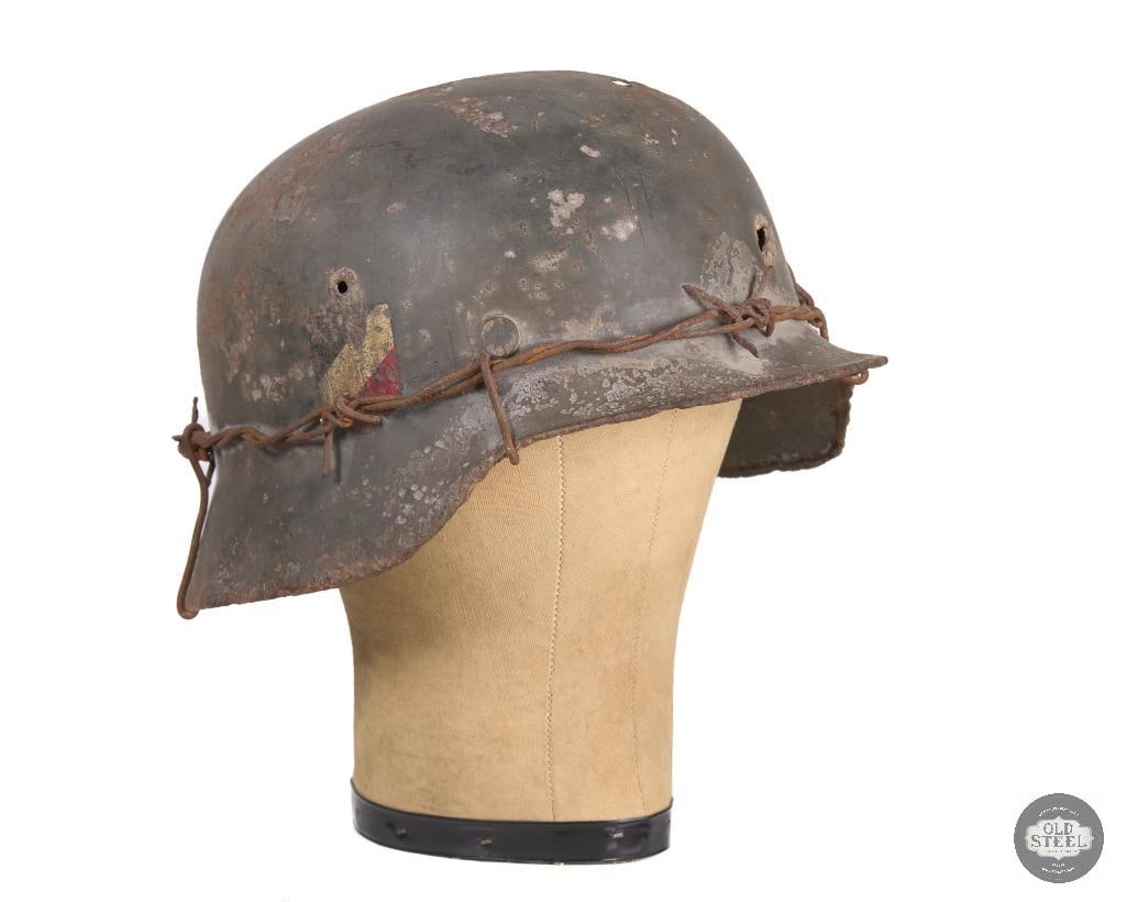 M40 German WWII Heer Helmet Shell with Barbed Wire Band (1 of 9)