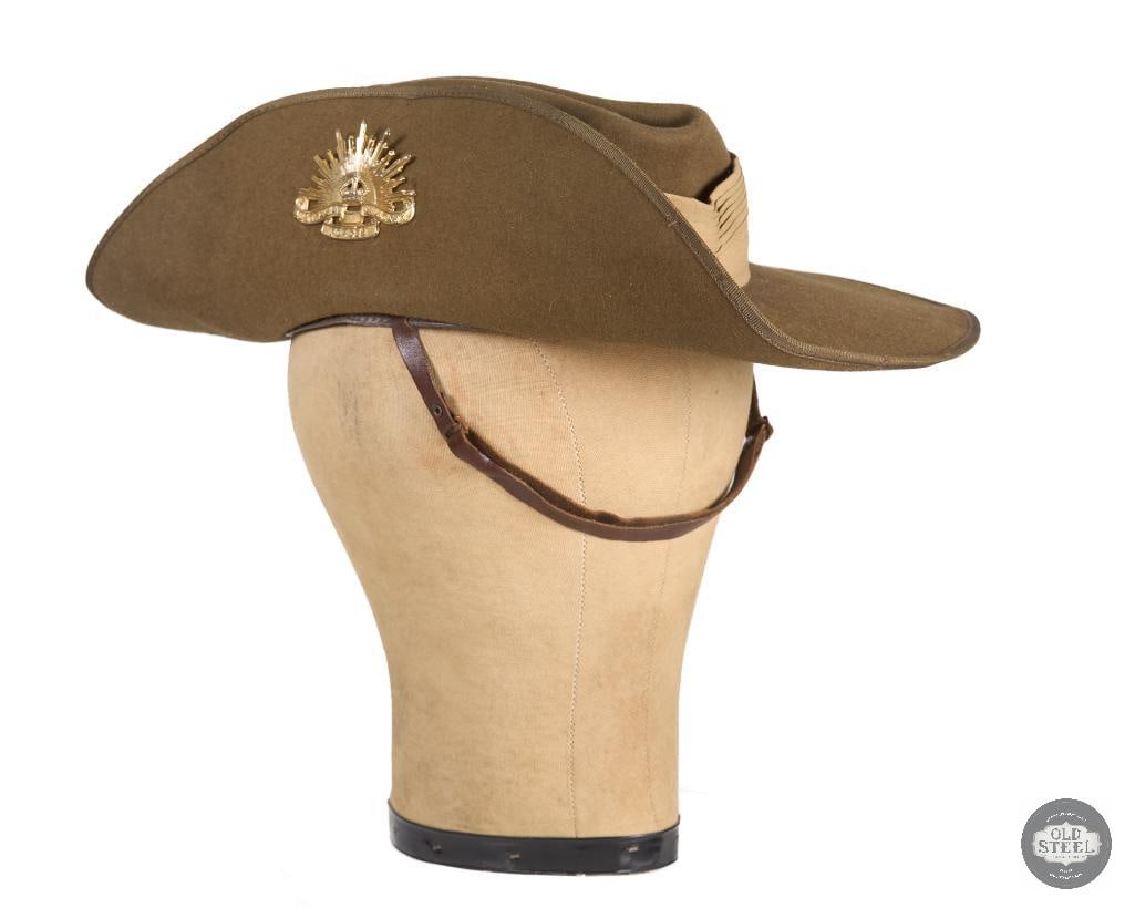 Australian Military Forces Slouch Hat - 6-5/8: Australian Military Forces Slouch Hat Size 6-5/8 THIS ITEM IS AS PICTURED WITH NO FURTHER ATTACHMENTS. ALL SALES ARE FINAL. PLEASE REFER TO THE AUCTION DESCRIPTION, LOT #1 DESCRIPTION AND