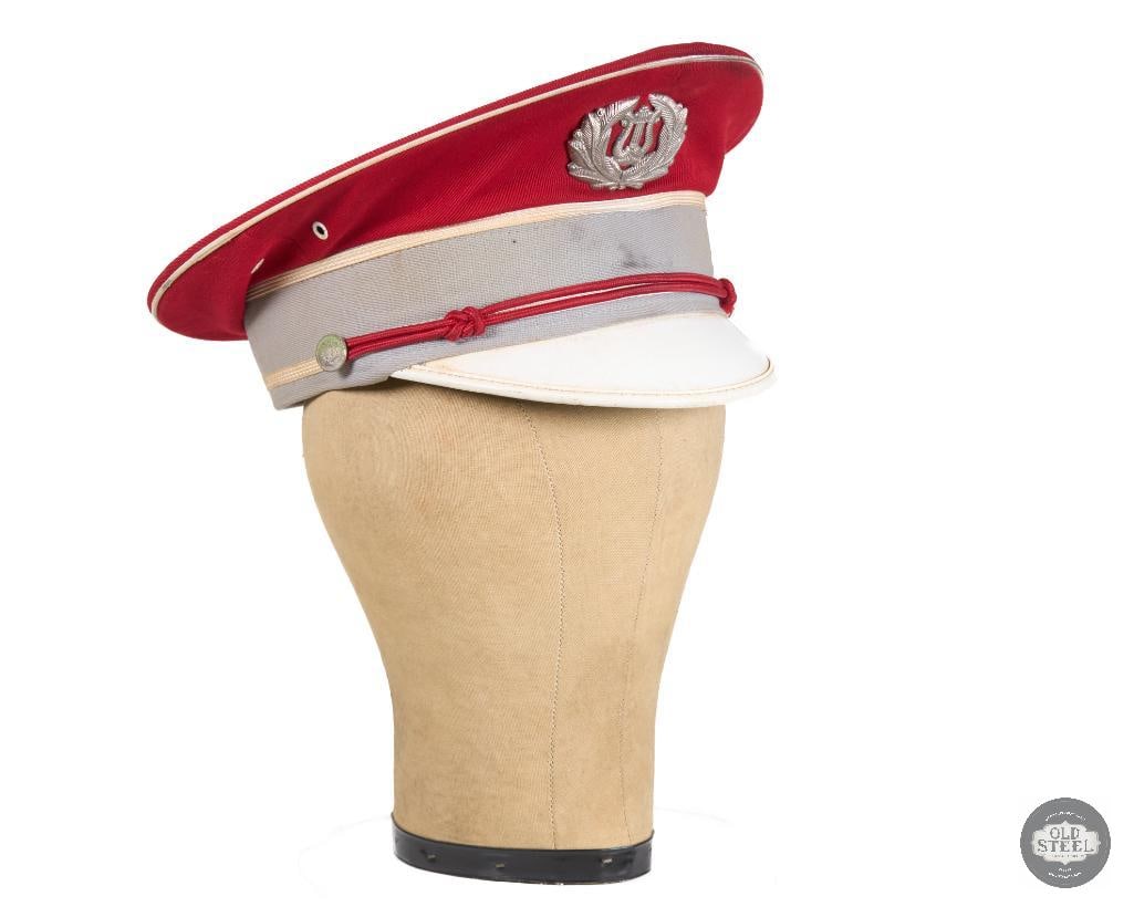 Vintage US Military Band Visor Cap: Vintage US Military Band Visor Cap THIS ITEM IS AS PICTURED WITH NO FURTHER ATTACHMENTS. ALL SALES ARE FINAL. PLEASE REFER TO THE AUCTION DESCRIPTION, LOT #1 DESCRIPTION AND TERMS OF SALE