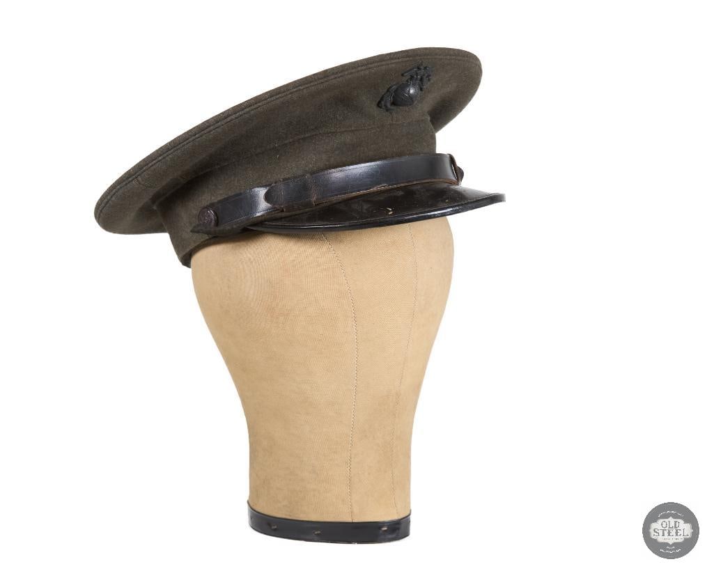 Vintage USMC Visor Cap Vietnam War Era: Vintage USMC Visor Cap Vietnam War Era THIS ITEM IS AS PICTURED WITH NO FURTHER ATTACHMENTS. ALL SALES ARE FINAL. PLEASE REFER TO THE AUCTION DESCRIPTION, LOT #1 DESCRIPTION AND TERMS OF
