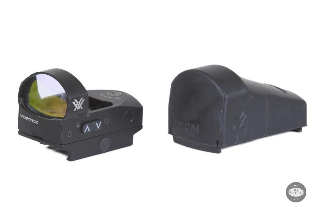 Vortex Venom Red Dot Sight with Picatinny Mount & Rubber Cover (1 of 1)