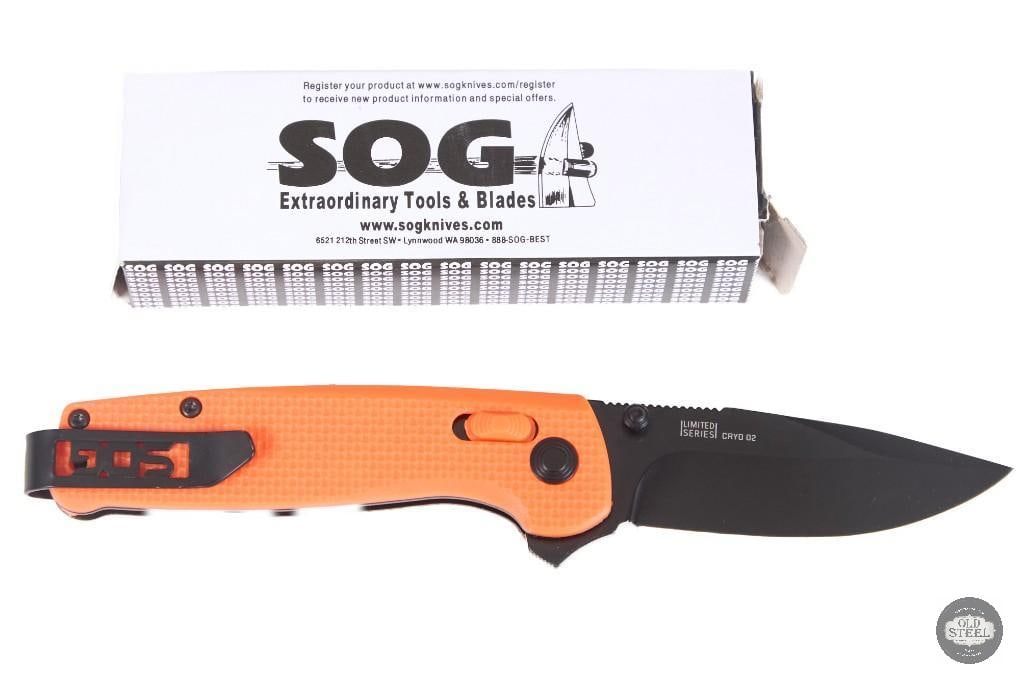 Orange G10 Handle Flipper Knife Folding Pocket Knife: This folding knife features a vibrant orange G10 handle paired with a smooth flipper-style opening mechanism for fast and convenient one-handed deployment. The textured G10 scales provide a secure