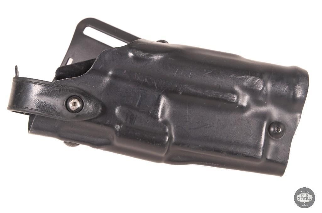 Safariland Level 3 P320 Holster w/ M3 Light, UBL Mid-Ride (Left Hand): This Safariland Level 3 retention holster is designed for the Sig Sauer P320 equipped with an M3-style weapon light, providing secure duty-grade retention with a proven multi-stage locking system. Bui