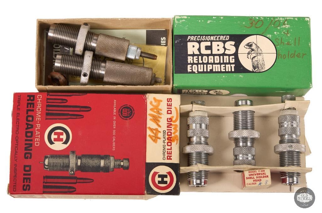 Lot of 2 Reloading Die Sets .30-06 Springfield & .44 Magnum: This lot includes two reloading die sets, one for .30-06 Springfield and one for .44 Magnum. Designed for use with standard reloading presses, these dies provide the essential tooling needed for