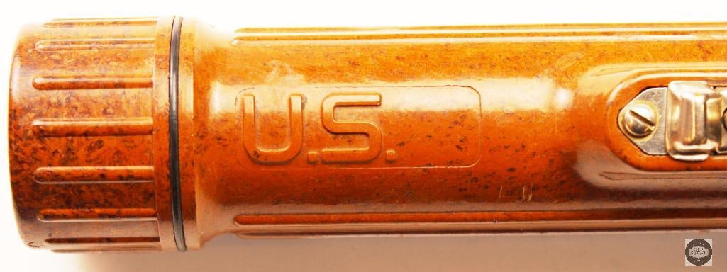 Fulton Mfg. Corp Bakelite flashlight - 6
