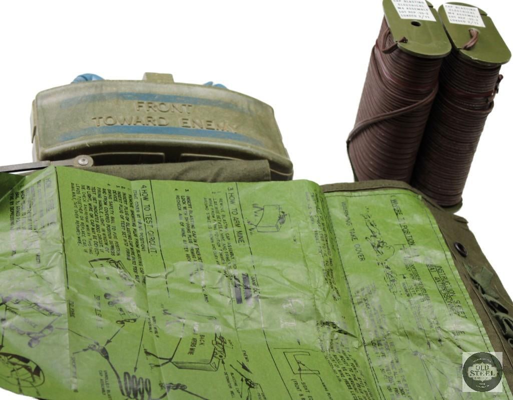 Original U.S. Vietnam War era M68 Claymore Mine Training Kit with Bag -Inert - 2