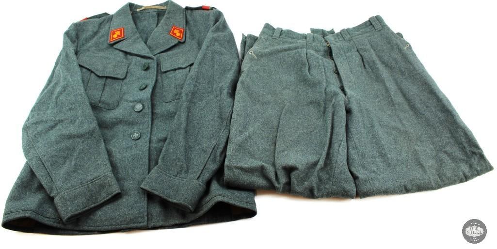 Swiss Heavy Ordnance Ord.40 (Ordonnanz 40) wool Uniform Jacket And Pants Cold War-era: Up For Auction is a Swiss Heavy Ordnance Pattern Ord.40 (Ordonnanz 40) wool uniform jacket and matching trousers, dating to the Cold War era (circa 1950s1980s). The shoulder straps are marked "34,"