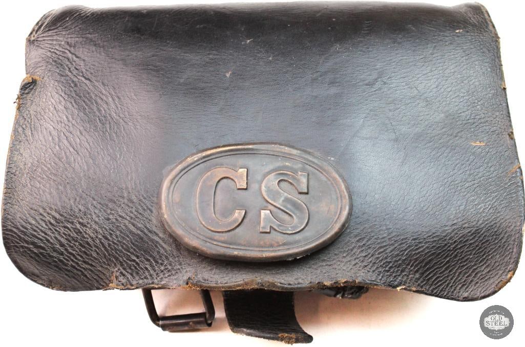 Model 1808 cartridge box With Confederate States brooch.: Up for auction is a Model 1808 cartridge box that has been modified with a Confederate States brooch. This cartridge box is an antique Model 1808 example that has undergone restoration and