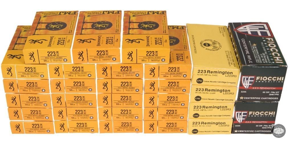 640 rounds of .223 Remington, assorted brands, 554 grain: One lot of 640 rounds of .223 Remington, assorted brands, 554 grain THIS ITEM IS AS PICTURED WITH NO FURTHER ATTACHMENTS. ALL SALES ARE FINAL. PLEASE