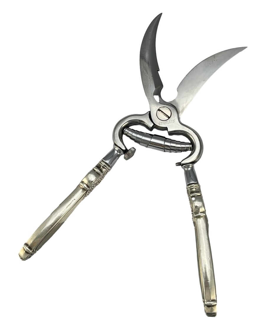A PAIR OF STERLING SILVER-HANDLED PRUNING AND KITCHEN SHEARS, MAKER'S MARK 'WEB' (1 of 4)