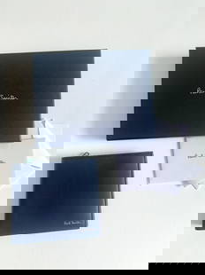 Portefeuille PAUL SMITH: Portefeuille à rabat en cuir de veau noir grainé, fait en Italie. Comprend quatre fentes pour cartes, deux compartiments plus petits pour un rangement supplémentaire et un grand