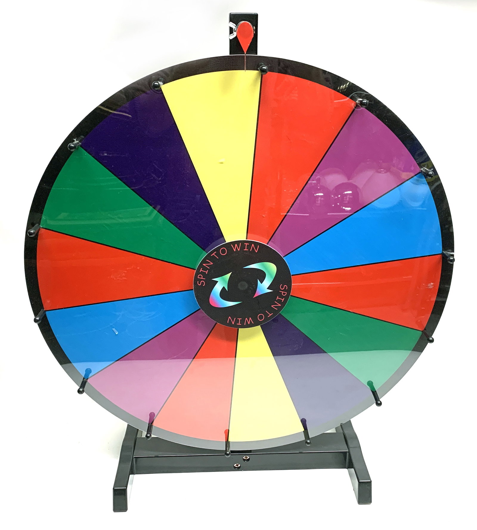 Roue de fortune: Roue de fortune moderne. Hauteur : 70 cm