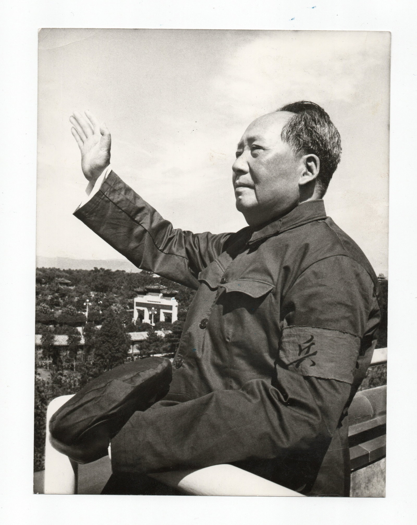 China, Picture of MAO taken in 18 AUG 1966 Chairman MAO: China, Picture of MAO taken in 18 AUG 1966 Chairman MAO receiving for the first time the mighty army of CHINA near the gate 1966, This picture reprint on 10 Sep 1976 by HSINHVA NEWS AGENCY with serica