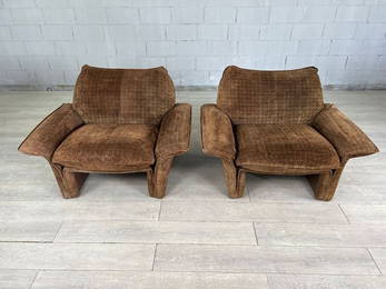 PAIR OF BUSNELLI MISINTO LEATHER ARMCHAIRS