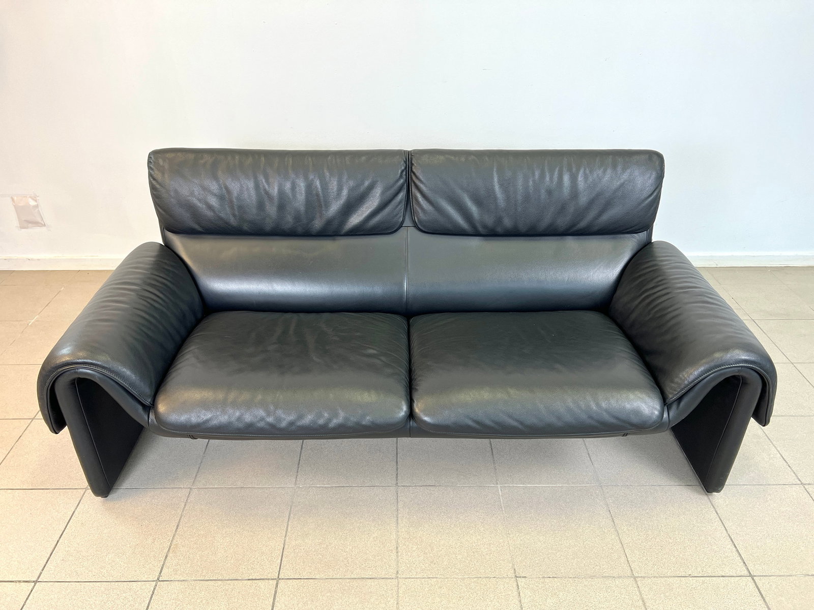 DE SEDE DS 2011 LEATHER SOFA (1 of 16)