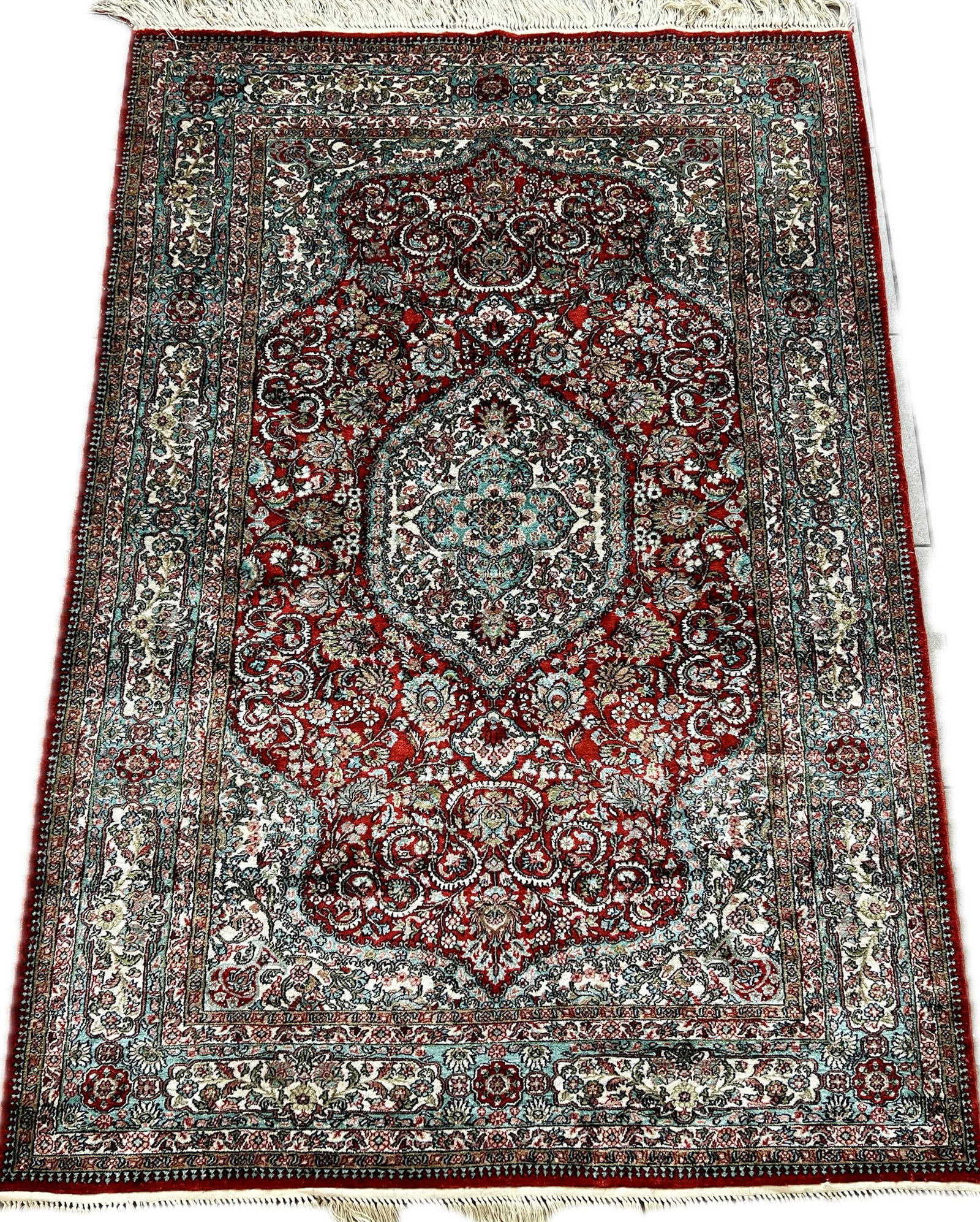 KASHMIR SILK RUG (1 of 5)
