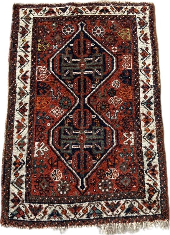 SMALL ANTIQUE SHIRAZ RUG (1 of 5)