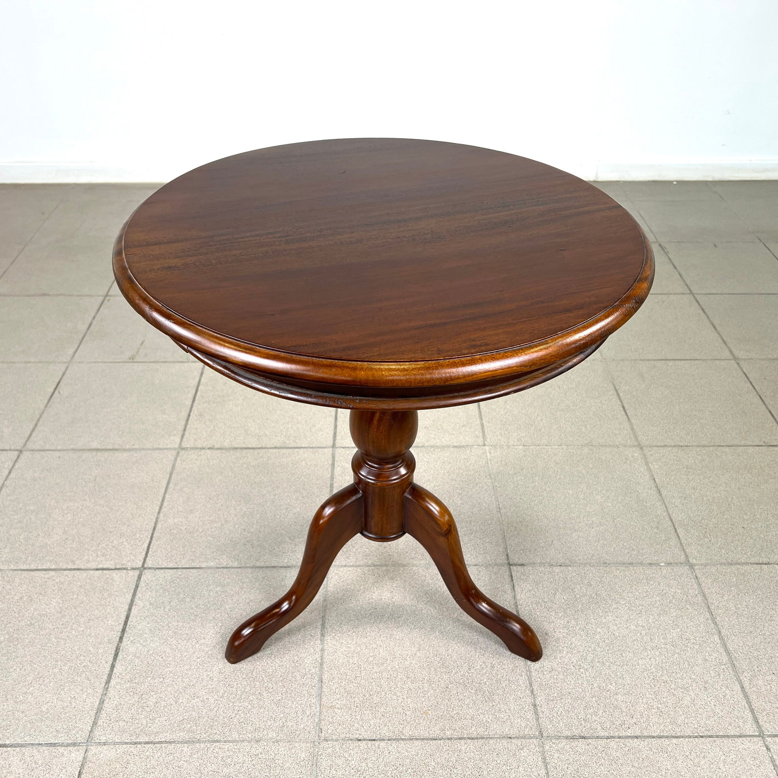 VINTAGE FRENCH OAK ROUND SIDE TABLE (1 of 8)