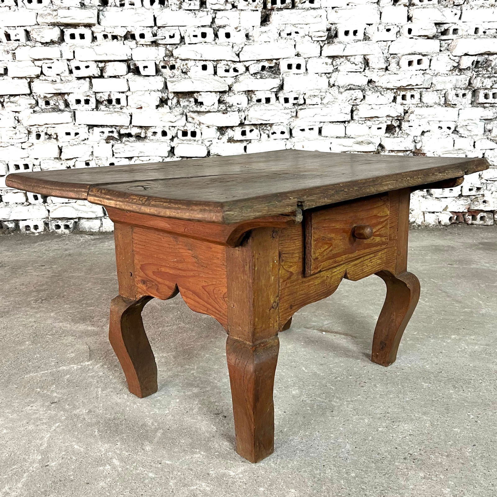 18c LOUIS XV LOW COFFEE TABLE (1 of 7)