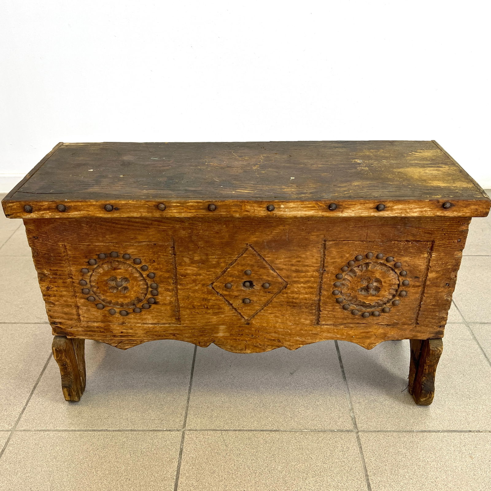 18c DUTCH PINE COFFER BENCH (1 of 10)