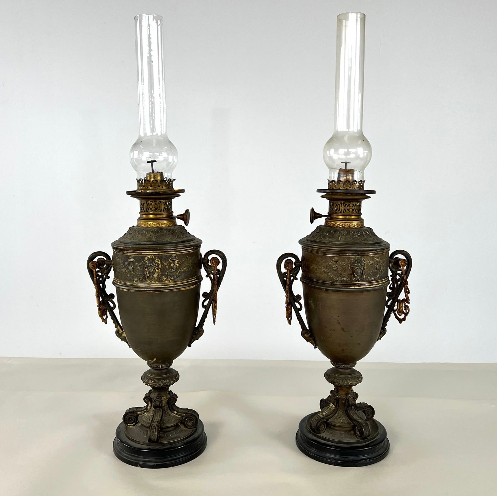 (2) ANTIQUE BRASS OIL LAMPS (1 of 11)