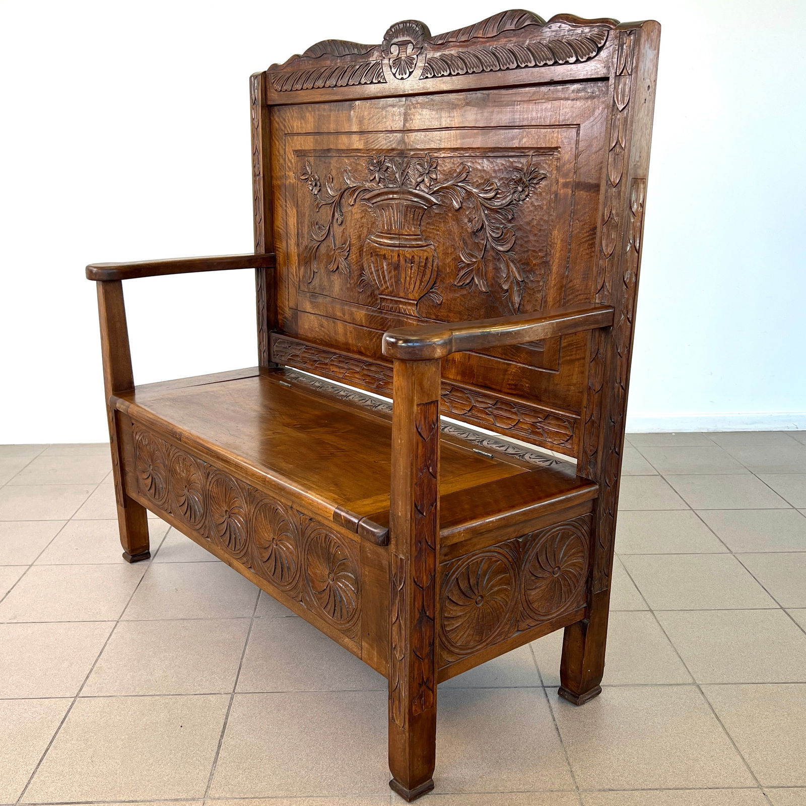 DUTCH CARVED OAK HALL BENCH (1 of 14)