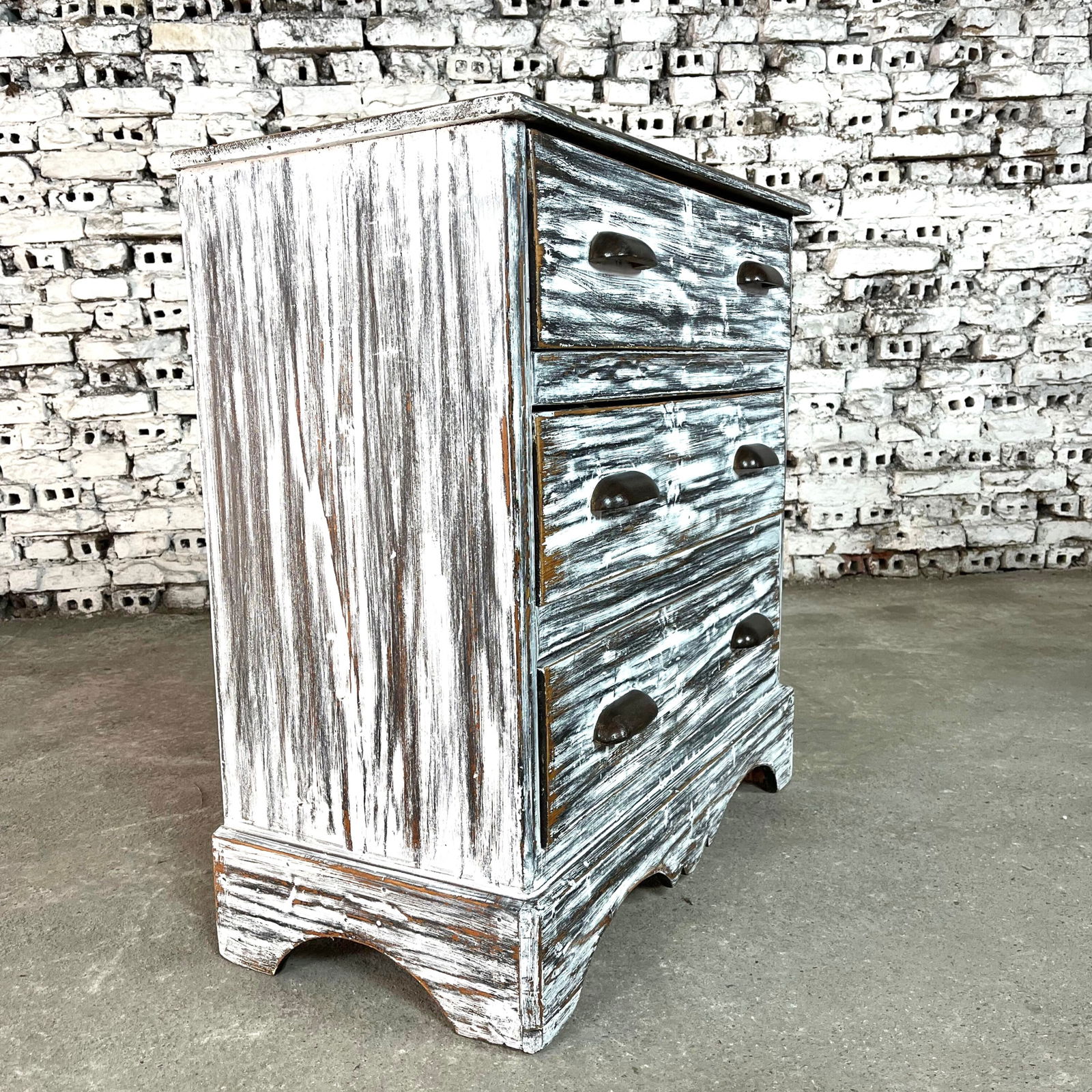 SHABBY CHIC VINTAGE CHEST OF DRAWERS (1 of 4)