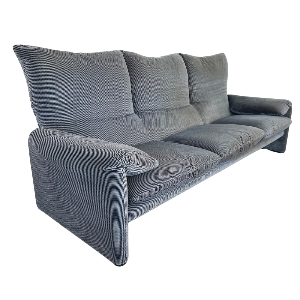 THREE-SEAT SOFA BY VICO MAGISTRETTI FOR CASSINA (1 of 16)