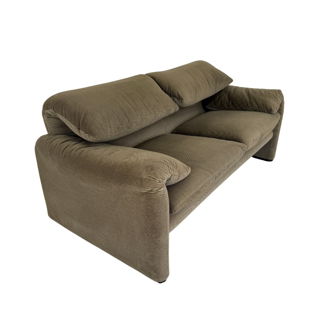 TWO-SEAT SOFA BY VICO MAGISTRETTI FOR CASSINA (1 of 15)
