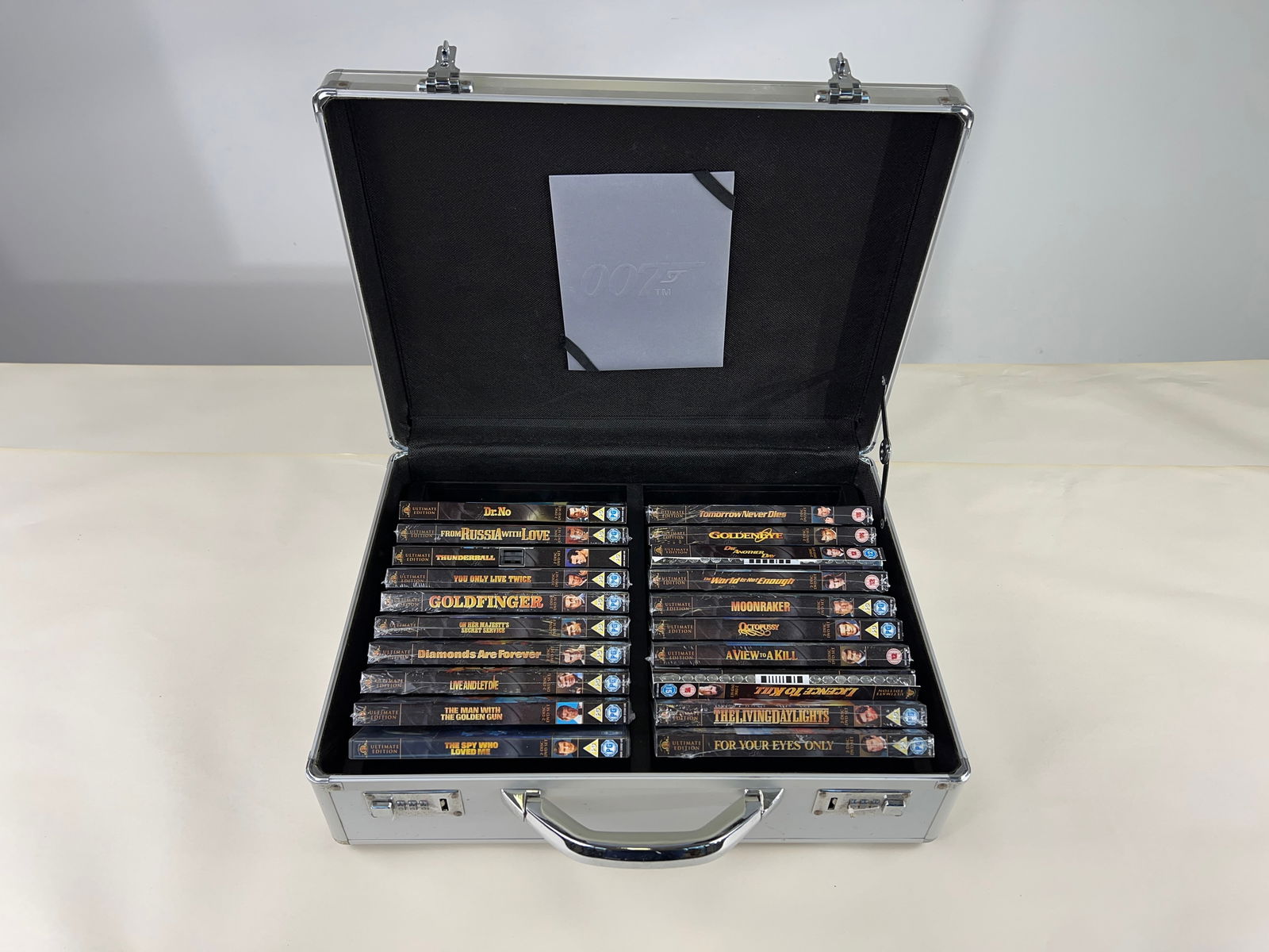 007 DVD ULTIMATE COLLECTION BOX SET (1 of 10)