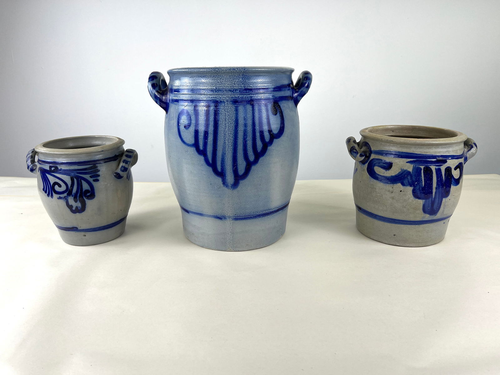 LOT 3 COBALT BLUE POTTERY CROCKS WITH HANDLES (1 of 10)