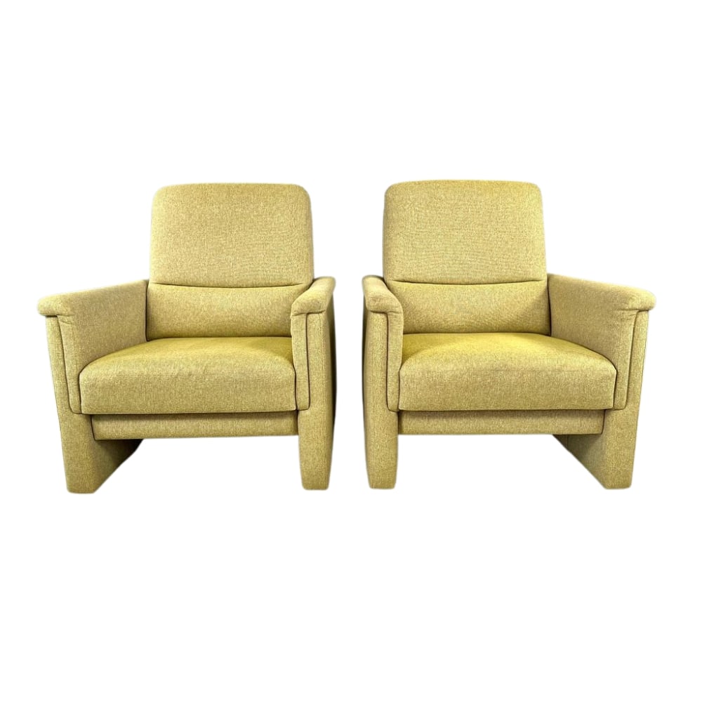 (2) DUTCH ARMCHAIRS BY MONTEL: Dimensions: H 38.5" x D 32.5" x SH 17". Vintage set of 2 Dutch armchairs by Montel, 1980s. Original upholstery.